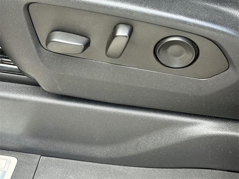 Used 2022 Chevrolet Silverado 1500 LT Trail Boss w/ Convenience Package II image 34