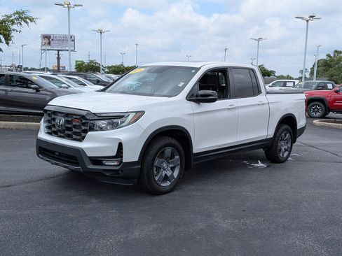 Used 2025 Honda Ridgeline TrailSport image 4