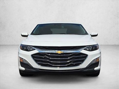 Used 2025 Chevrolet Malibu LT FWD image 2