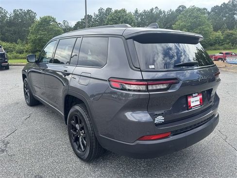 Used 2024 Jeep Grand Cherokee L Laredo image 3