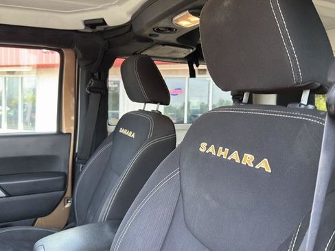Used 2015 Jeep Wrangler Sahara w/ Dual Top Group AWD/4WD image 11