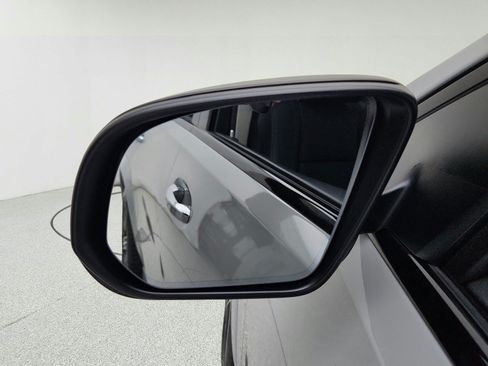 Used 2025 Mercedes-Benz GLE 350 4MATIC w/ AMG Line Exterior image 22