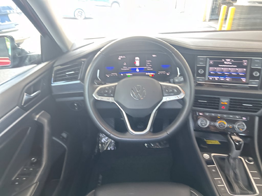 Used 2023 Volkswagen Jetta SE w/ Panoramic Sunroof Package FWD image 16
