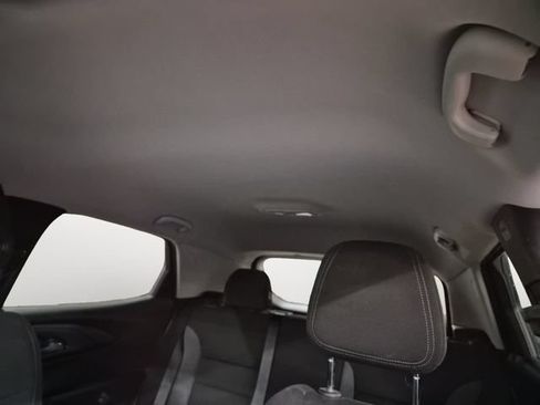 Used 2021 Chevrolet TrailBlazer LT w/ Convenience Package FWD image 12