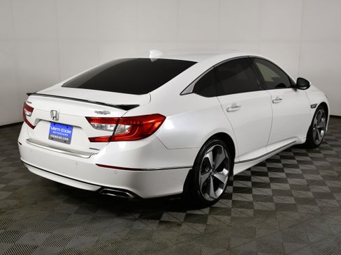 Used 2018 Honda Accord Touring image 6