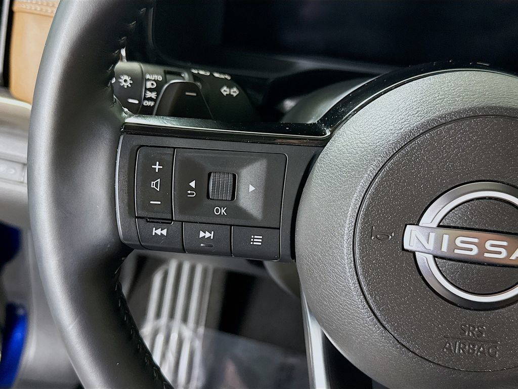 Certified 2025 Nissan Pathfinder Platinum AWD/4WD image 24