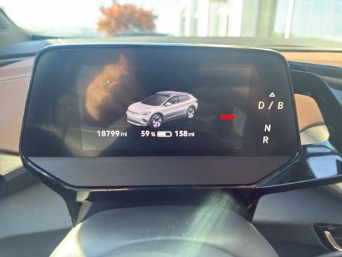 Used 2023 Volkswagen ID.4 Pro image 9