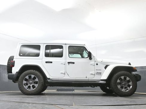 Used 2018 Jeep Wrangler Unlimited Sahara AWD/4WD image 46