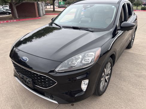 Used 2020 Ford Escape Titanium image 6