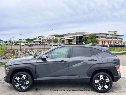 Used 2024 Hyundai Kona SEL AWD/4WD image 2