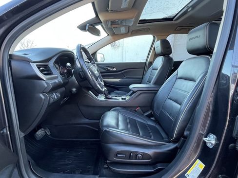 Used 2019 GMC Acadia Denali w/ Technology Package image 10