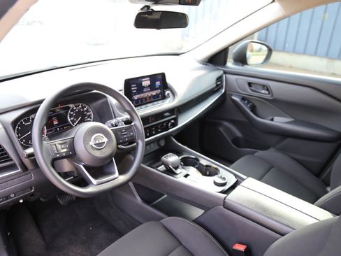 Used 2024 Nissan Rogue S AWD/4WD image 5