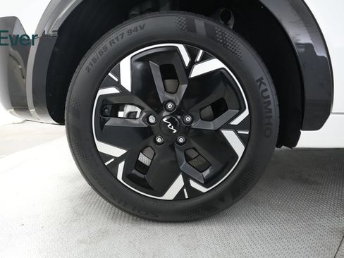 Used 2024 Kia Niro Wind FWD image 22