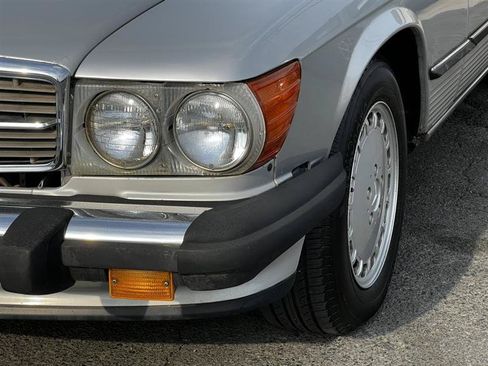Used 1987 Mercedes-Benz 560 SL image 2