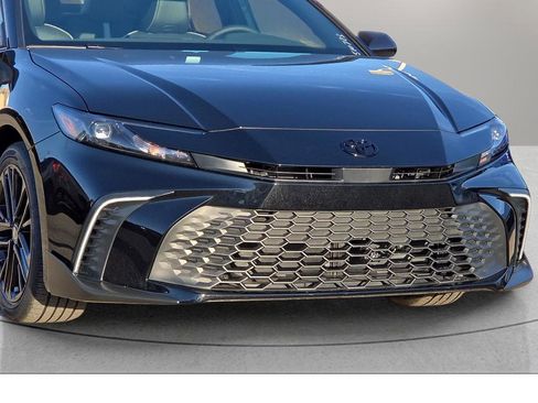 Used 2026 Toyota Camry SE w/ Convenience Package image 8