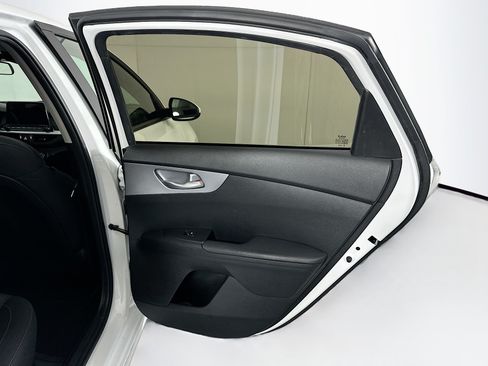 Used 2022 Kia Forte LXS FWD image 27