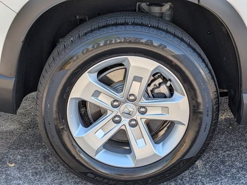 Used 2023 Honda Pilot LX image 22