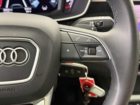 Certified 2025 Audi Q3 2.0T Premium image 28