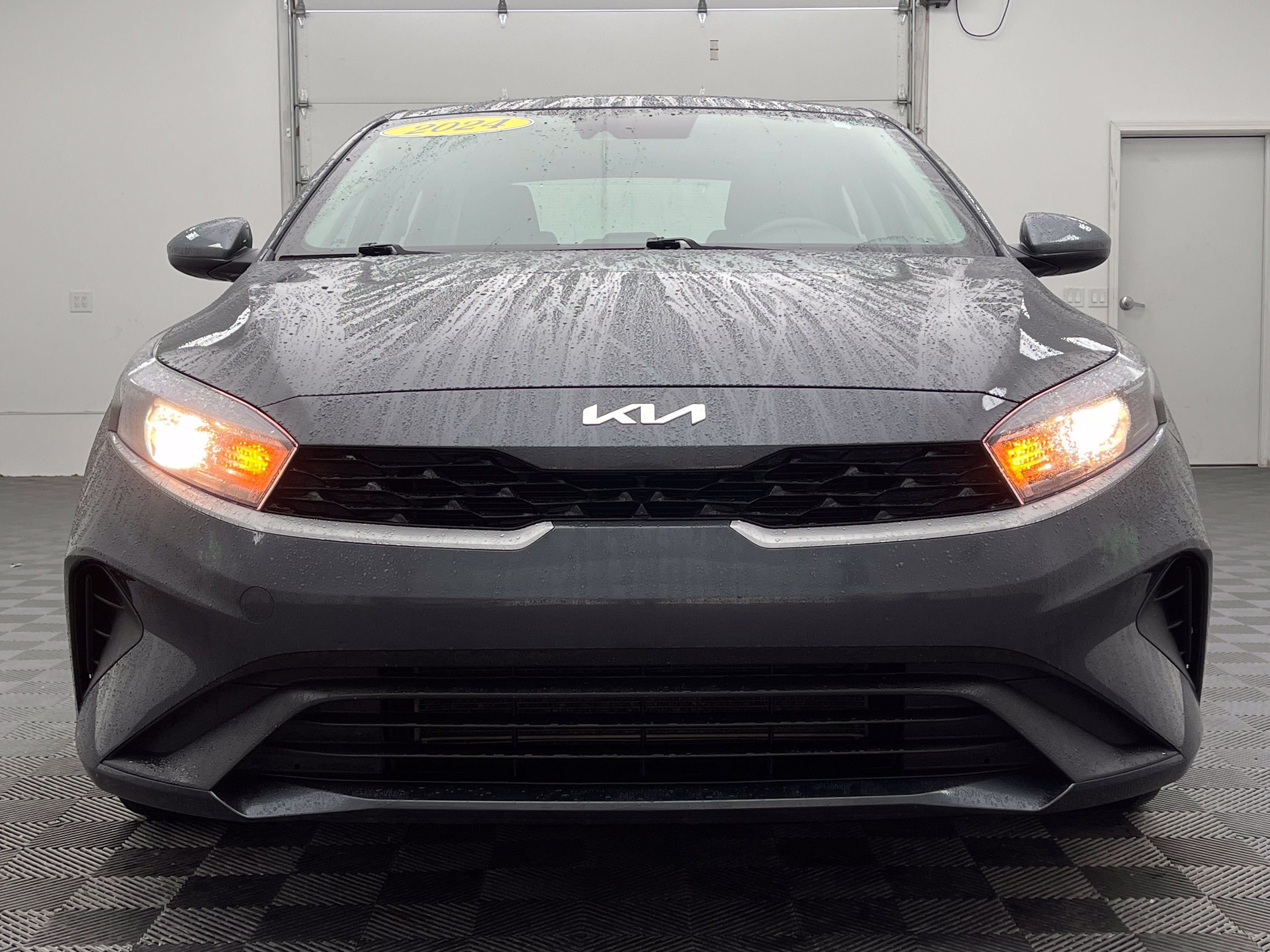 Used 2024 Kia Forte LXS FWD image 11