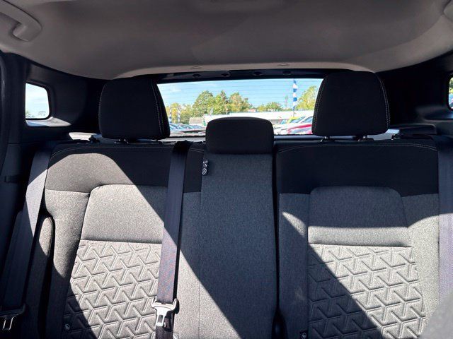 Used 2025 Nissan Kicks SV w/ SV Premium Package AWD/4WD image 8