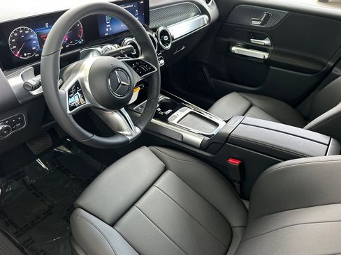 New 2025 Mercedes-Benz GLB 250 image 14