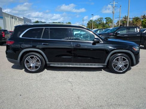 Used 2022 Mercedes-Benz GLS 450 4MATIC image 3