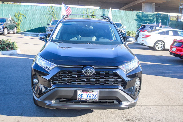 Used 2020 Toyota RAV4 XLE Premium w/ Carpet Mat Package FWD image 2