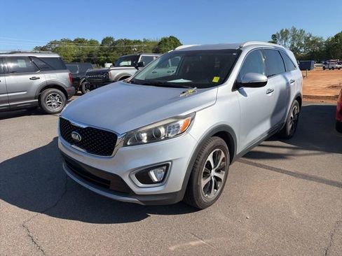 Used 2018 Kia Sorento EX image 1