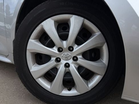 Used 2025 Toyota Corolla LE FWD image 10