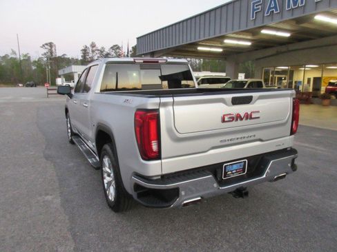 Used 2021 GMC Sierra 1500 SLT AWD/4WD image 3