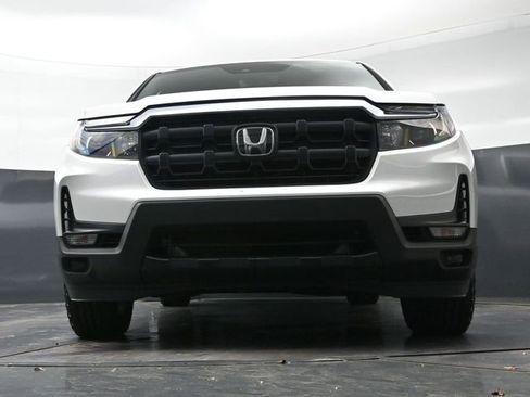 Certified 2025 Honda Ridgeline RTL image 32