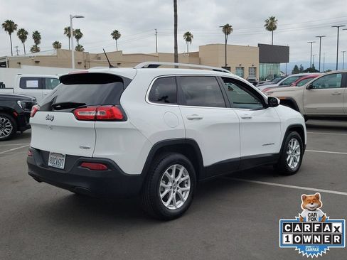 Used 2018 Jeep Cherokee Latitude FWD image 4