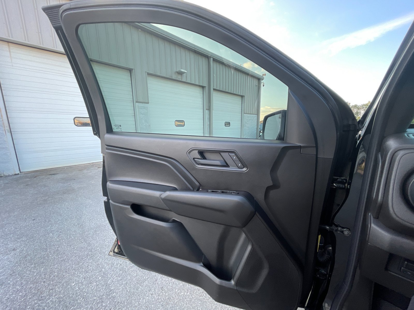 Used 2026 Chevrolet Colorado W/T w/ Advanced Trailering Package AWD/4WD image 12