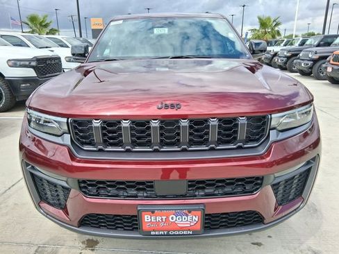 New 2026 Jeep Grand Cherokee L Limited AWD/4WD image 2