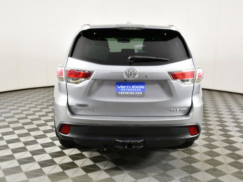 Used 2016 Toyota Highlander XLE image 7