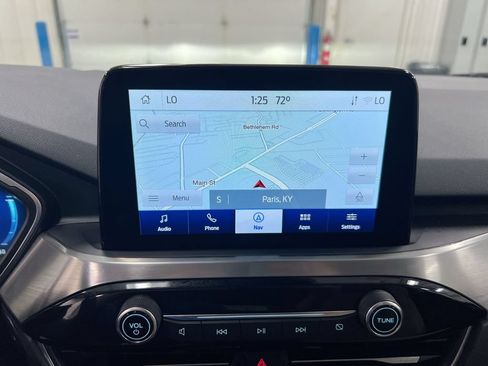 Used 2022 Ford Escape Titanium AWD/4WD image 15