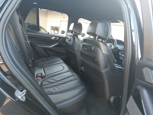 Used 2019 BMW X5 xDrive50i w/ M Sport Package image 11