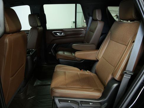 Used 2023 Chevrolet Tahoe High Country AWD/4WD image 36