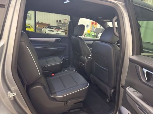 Used 2025 Buick Enclave Preferred FWD image 14