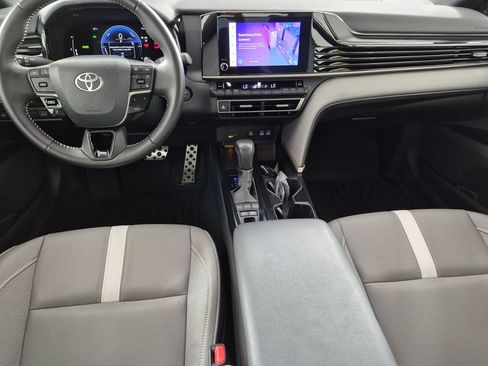 Used 2025 Toyota Camry SE FWD image 24