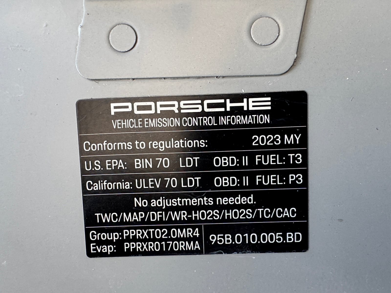 Used 2023 Porsche Macan w/ Premium Package Plus AWD/4WD image 23