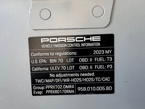 Used 2023 Porsche Macan w/ Premium Package Plus AWD/4WD image 23