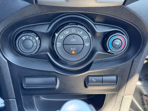 Used 2011 Ford Fiesta SES image 10