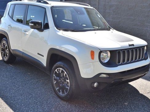 Used 2023 Jeep Renegade Latitude image 2