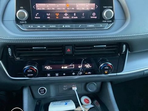 Used 2022 Nissan Rogue SV AWD/4WD image 9
