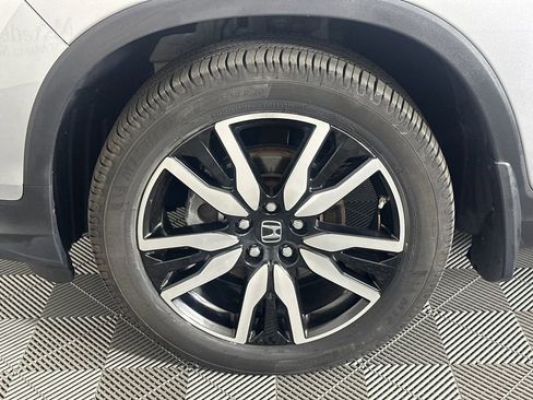 Used 2022 Honda Pilot Touring image 11