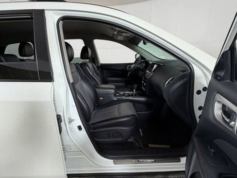 Used 2020 Nissan Pathfinder SL w/ Rock Creek Edition FWD image 5