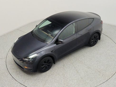 Used 2024 Tesla Model Y Long Range RWD image 22