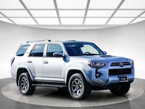 Used 2024 Toyota 4Runner TRD Off-Road Premium image 5