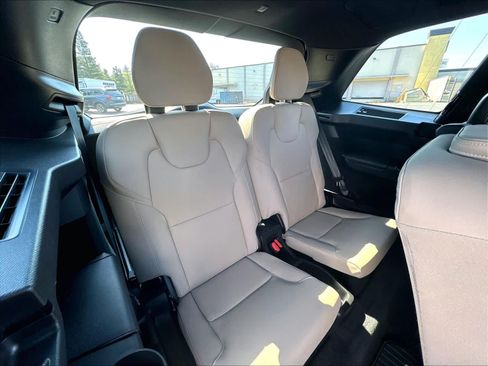 Used 2026 Volvo XC90 B6 Plus w/ Protection Package Premier AWD/4WD image 31